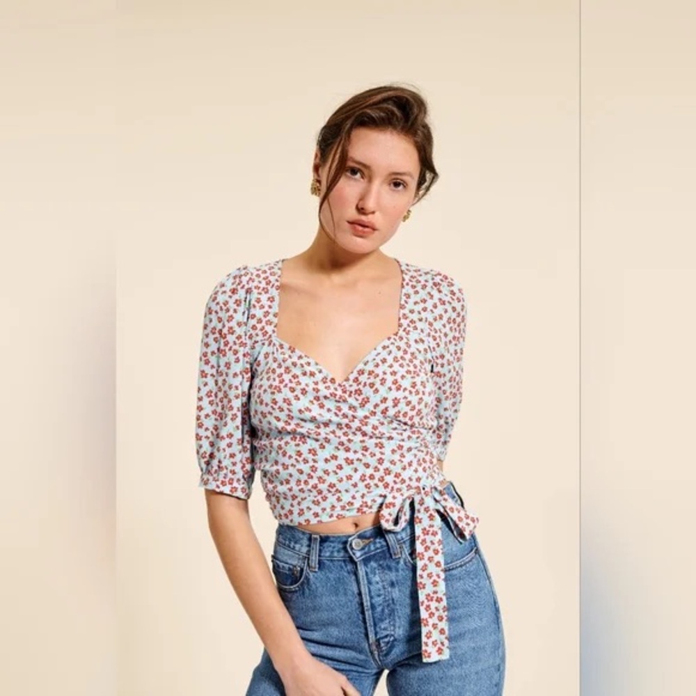 Rouje - Floral Wrap Top - light blue and Red